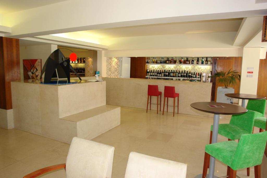 Hotel Eurosol Leiria & Jardim Екстериор снимка