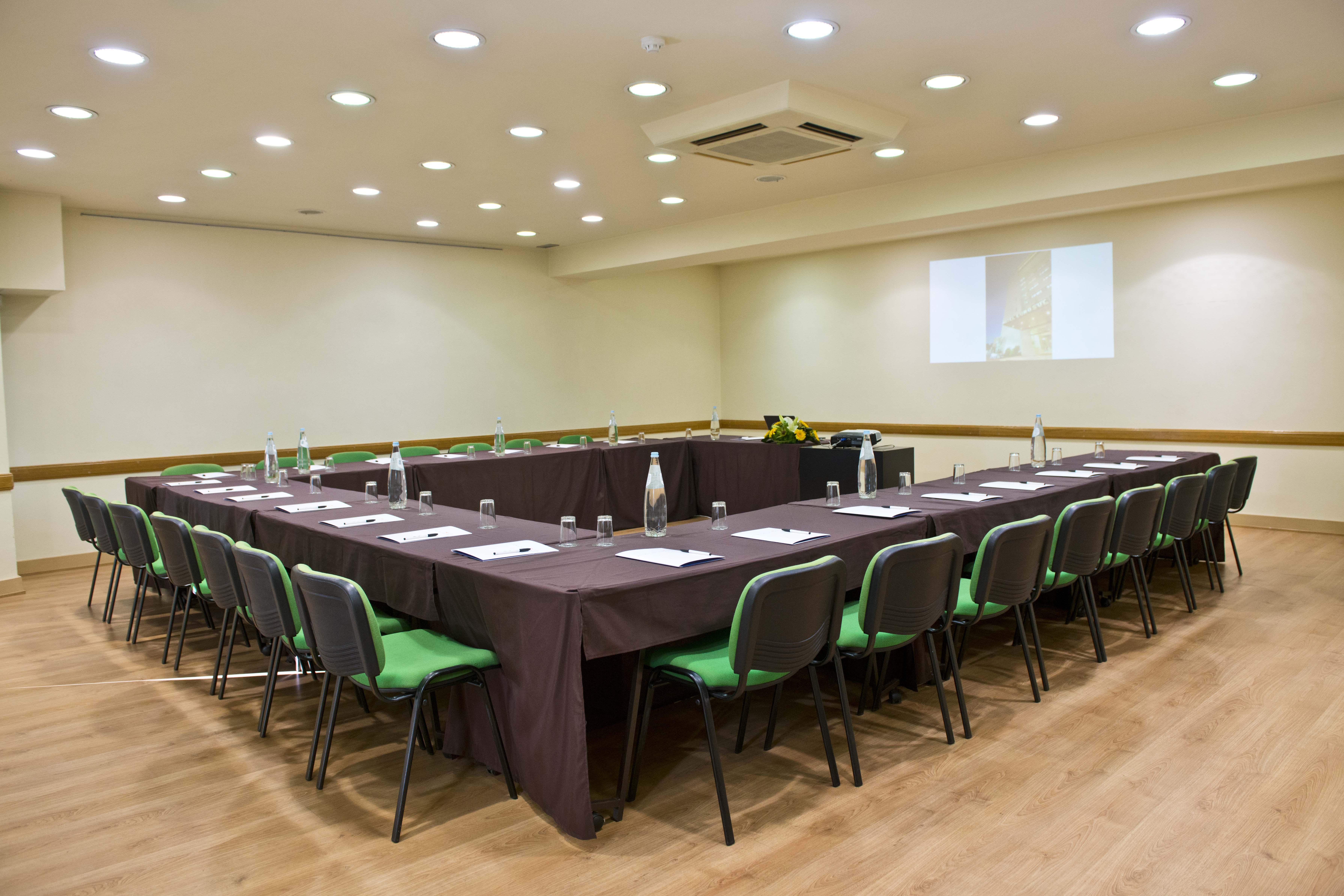 Hotel Eurosol Leiria & Jardim Екстериор снимка