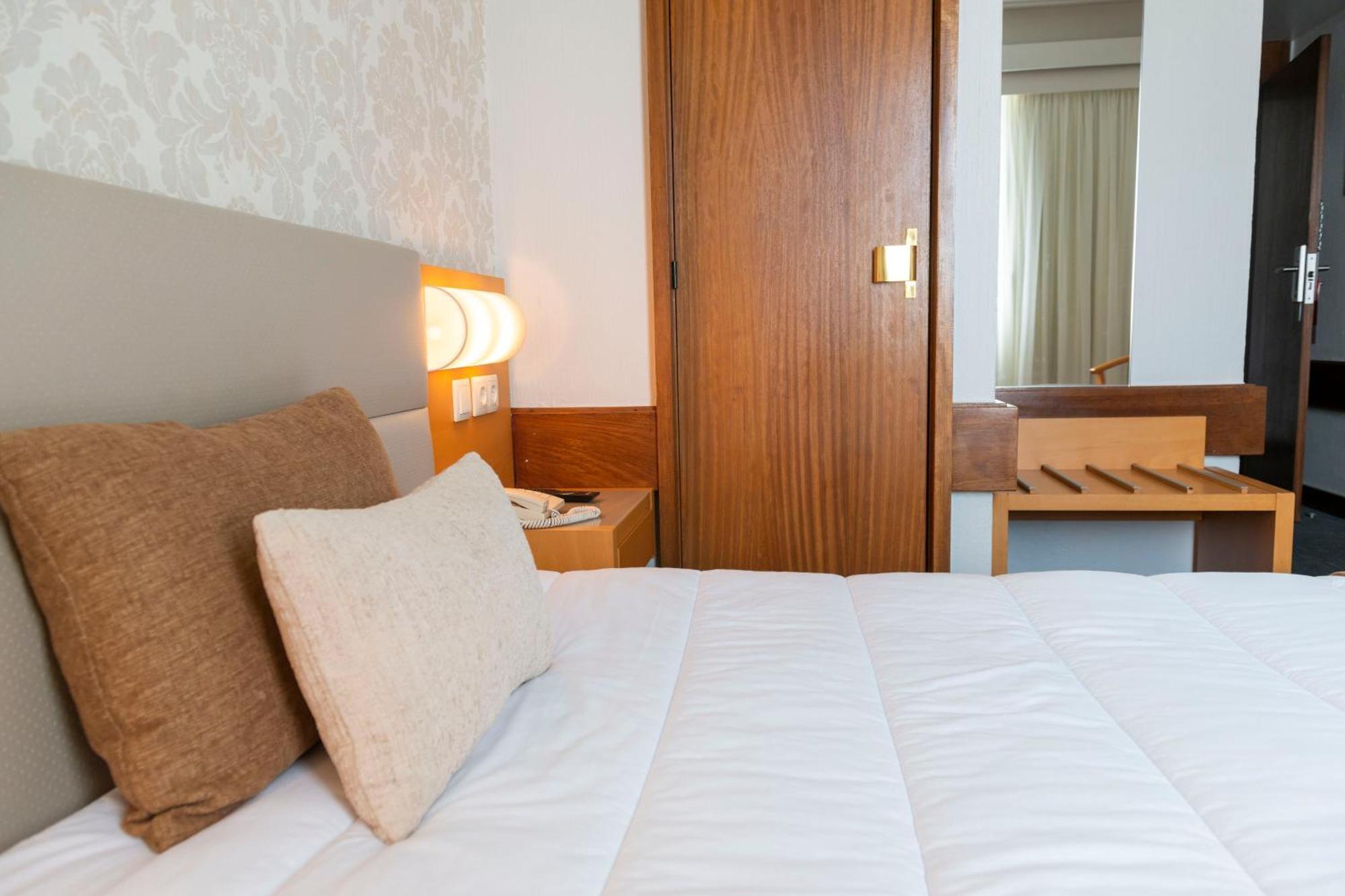 Hotel Eurosol Leiria & Jardim Екстериор снимка