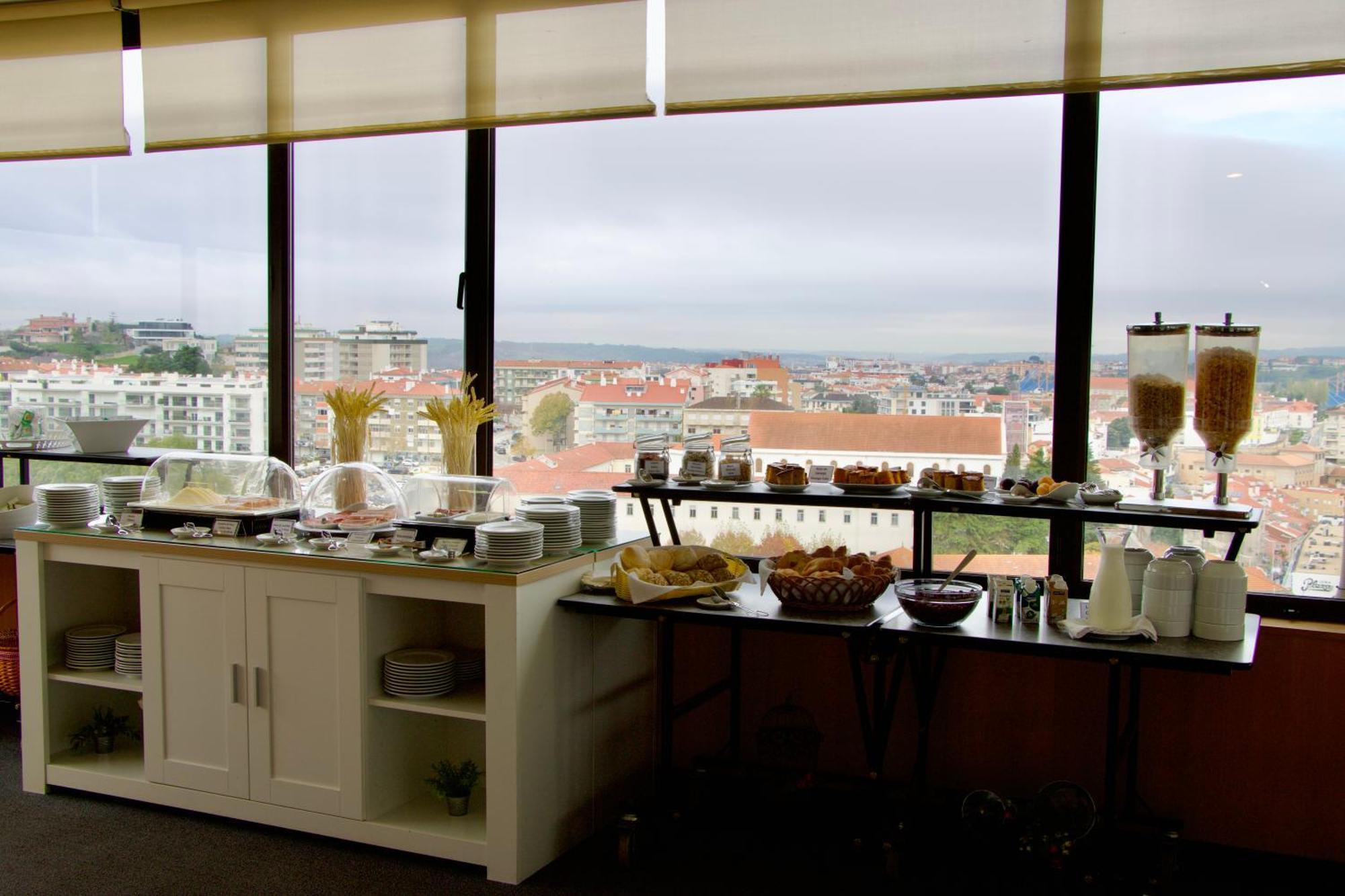 Hotel Eurosol Leiria & Jardim Екстериор снимка