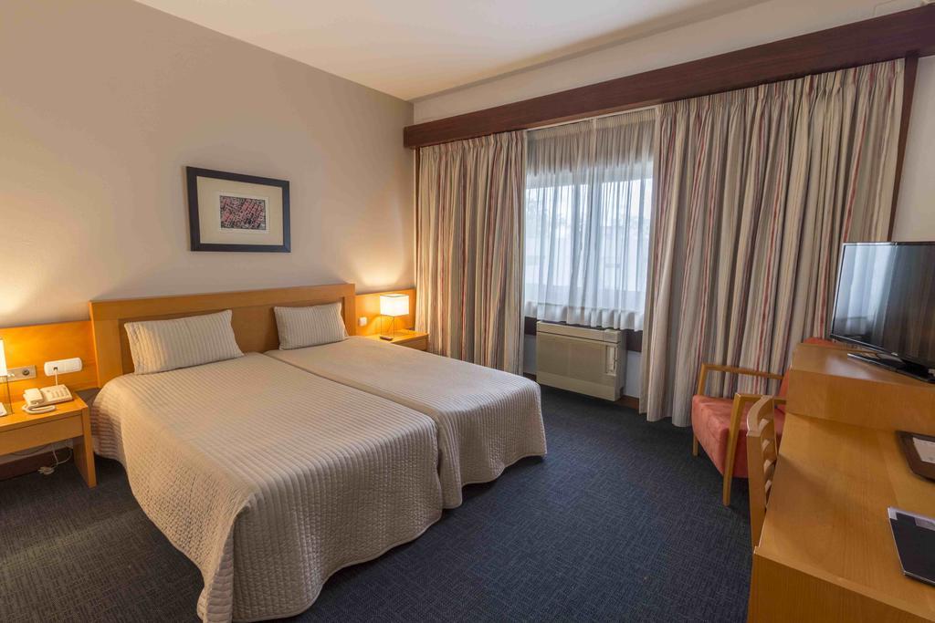 Hotel Eurosol Leiria & Jardim Екстериор снимка