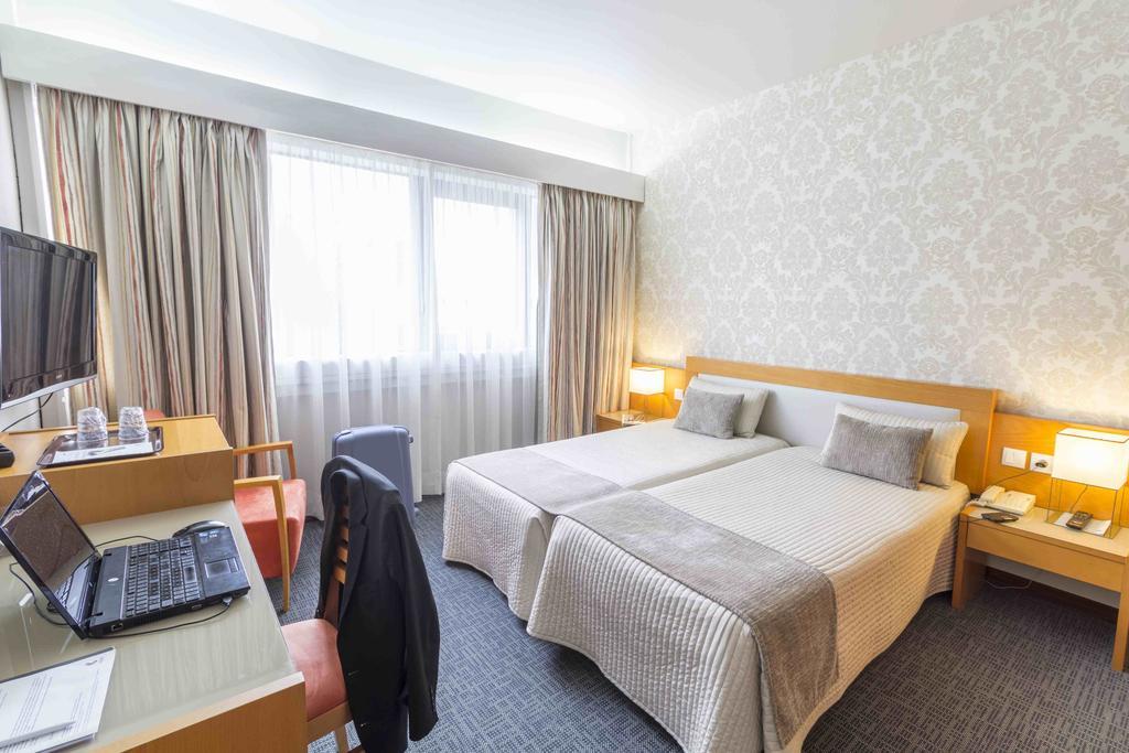 Hotel Eurosol Leiria & Jardim Екстериор снимка