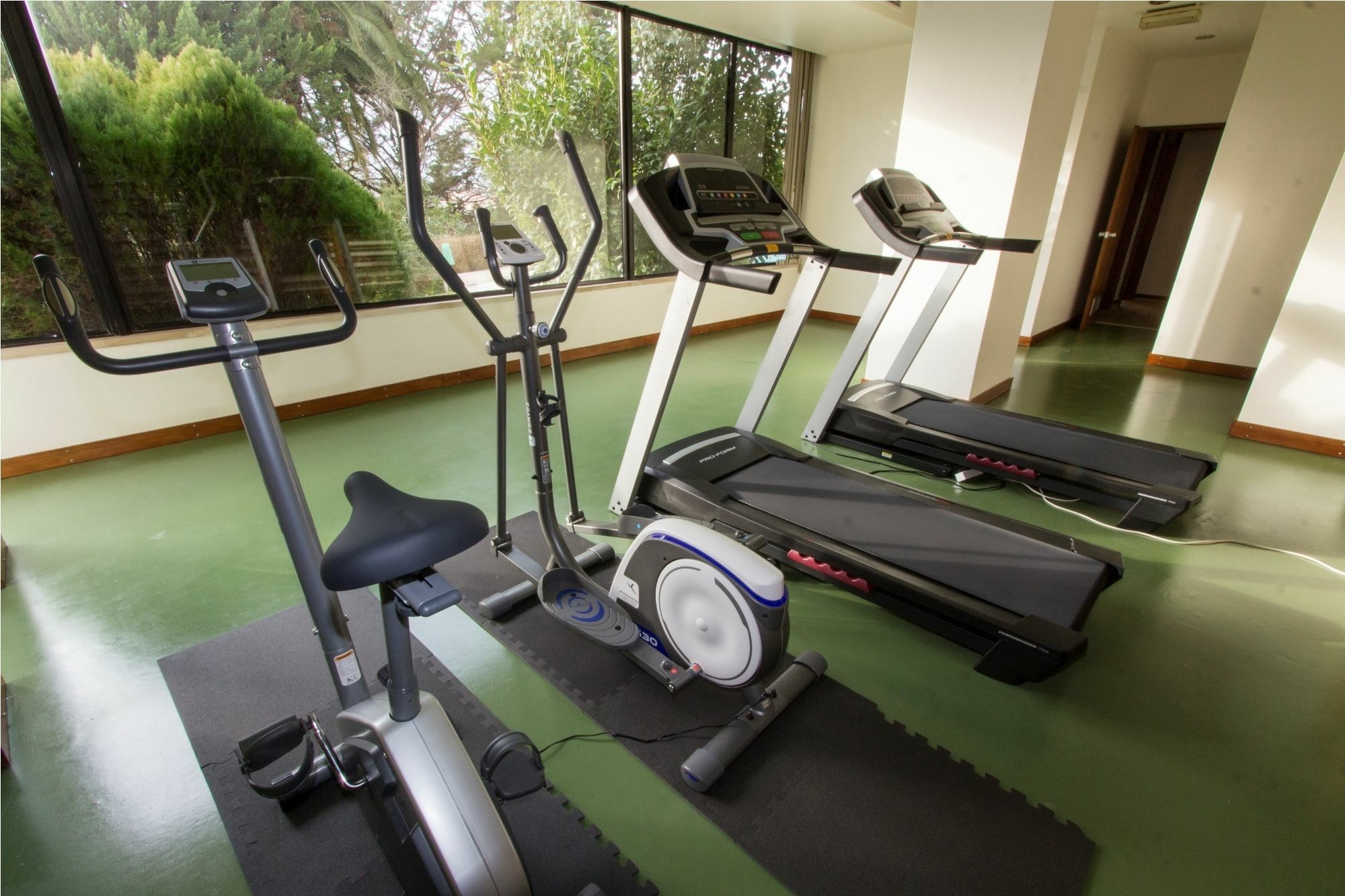 Hotel Eurosol Leiria & Jardim Екстериор снимка